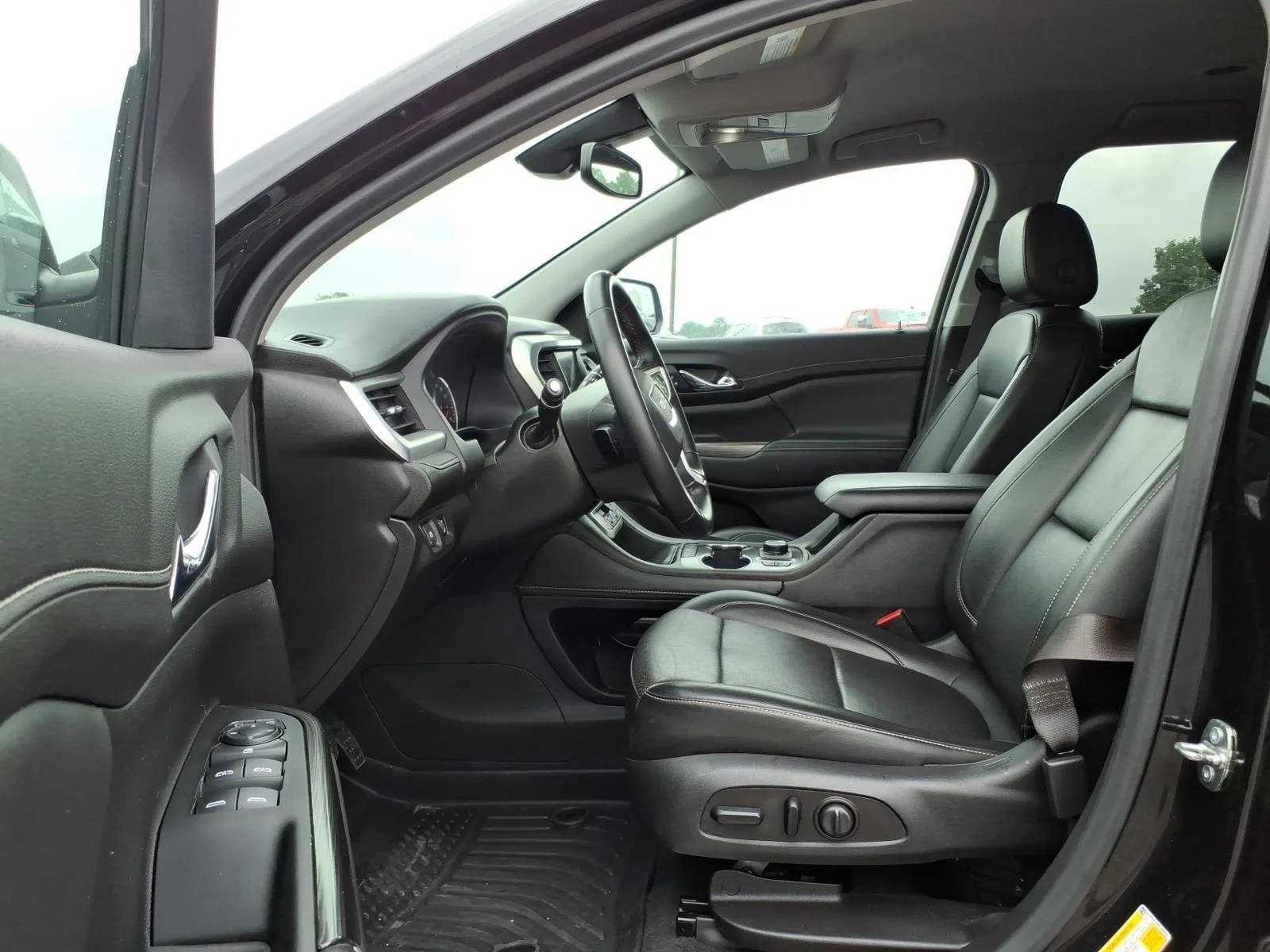 2023 GMC Acadia SLT - Photo 18