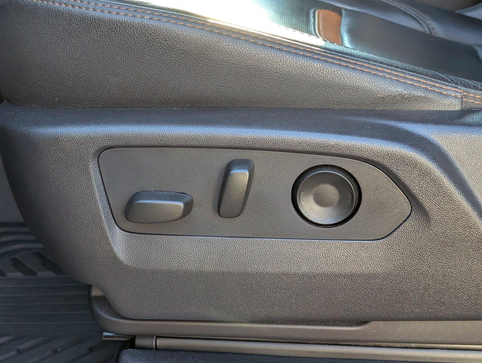 Used 2024 Summit White GMC AT4 image 16