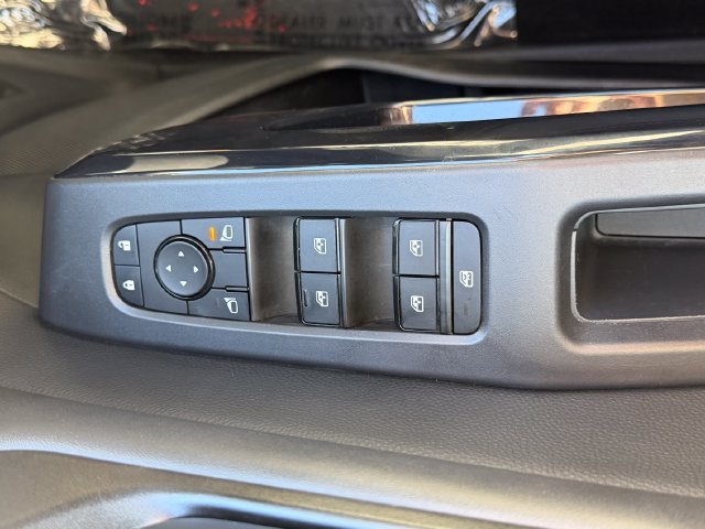 Used 2025 Blue Nissan SV image 17