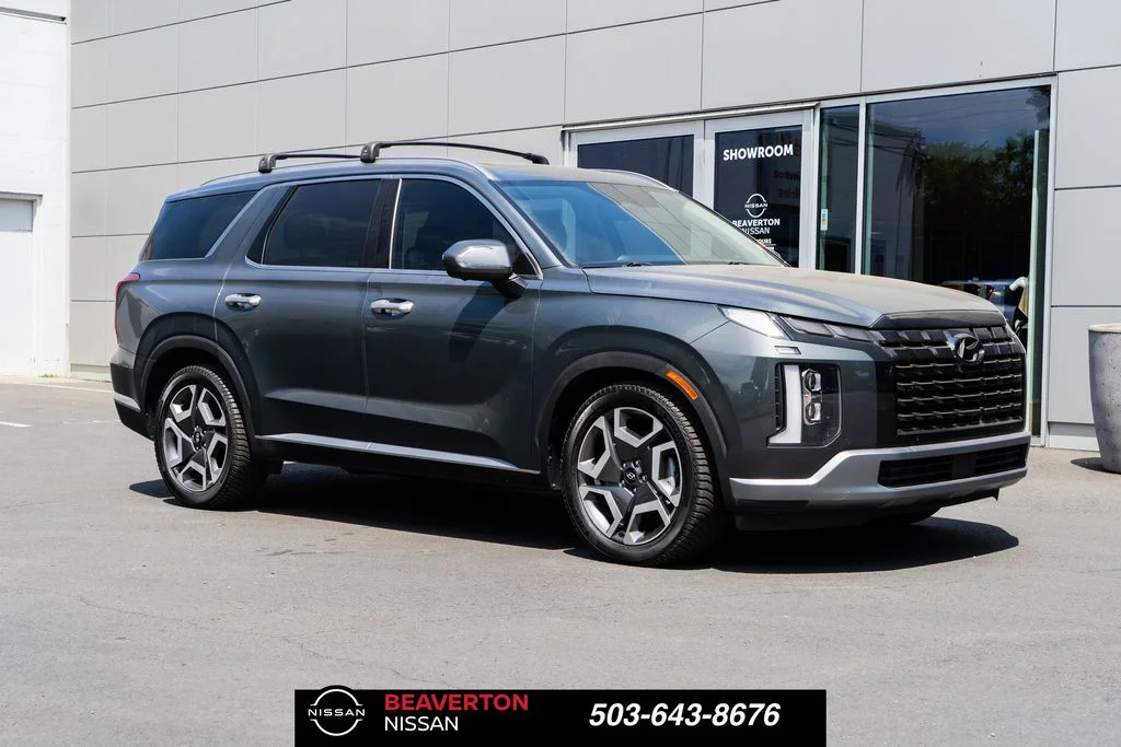 Used 2023 Gray Hyundai SEL image 1