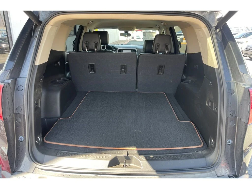 Used 2017 Iridium Metallic GMC SLE image 18