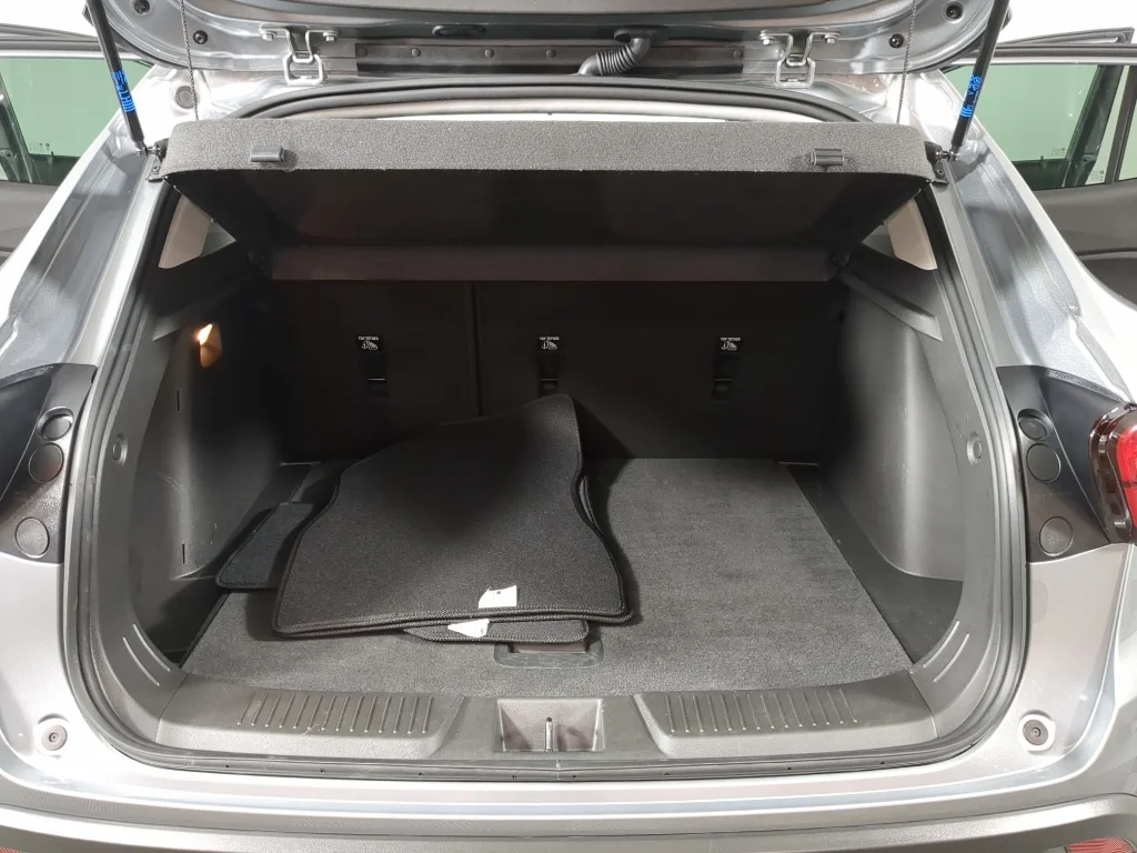 2025 Chevrolet Trax LT - Photo 16