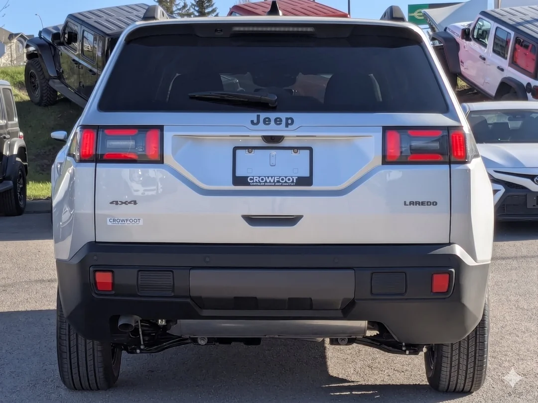 New 2026 Silver Jeep Laredo - - 4x4 - 1.6L Turbo Hybrid - Uconnect 5 w/ 12.3 Screen & More! image 7