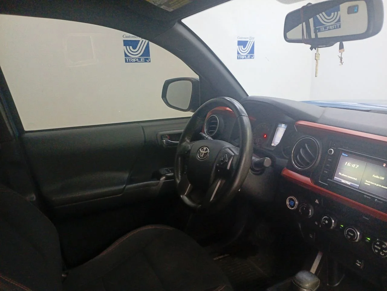 Used 2016 Inferno Toyota SR5 image 17