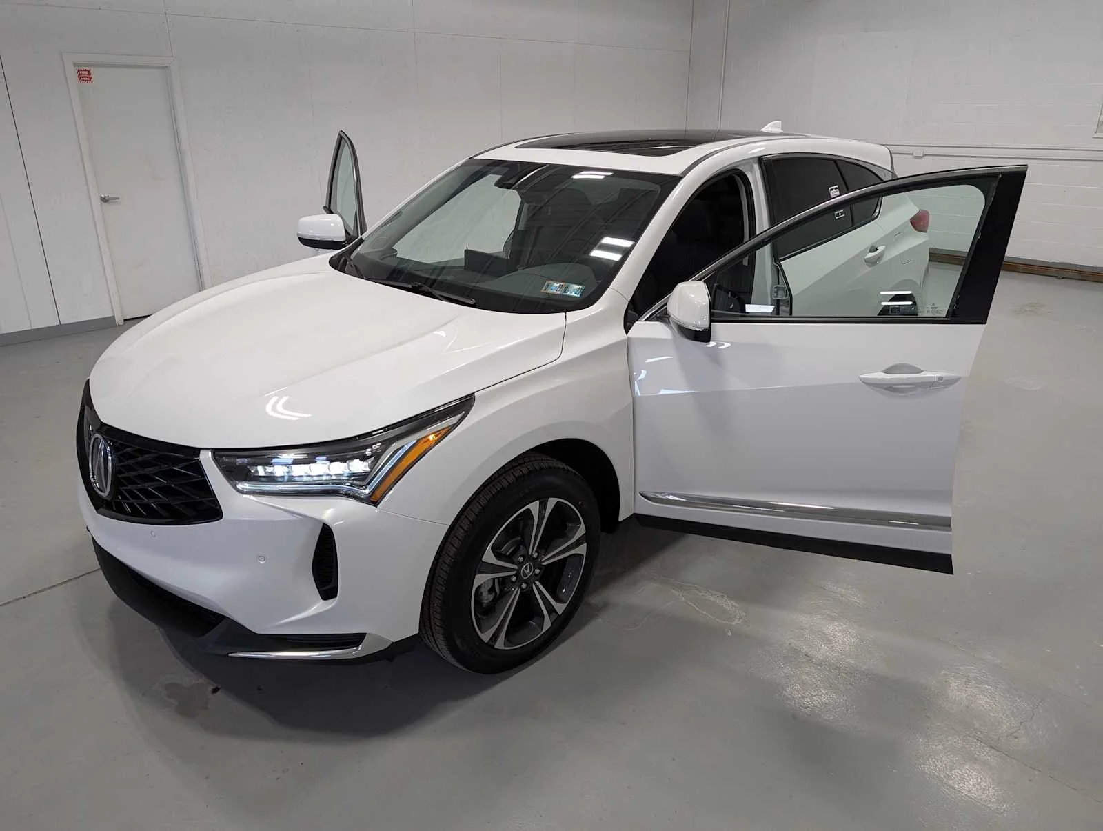 New 2026 Platinum White Pearl Acura w/Technology Package image 14