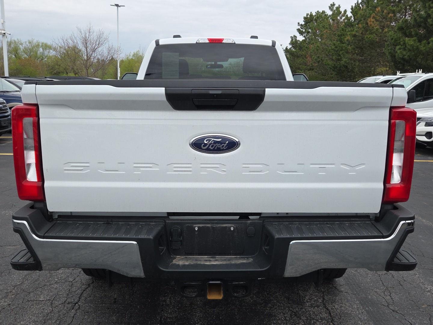 Used 2025 Oxford White Ford XLT image 4