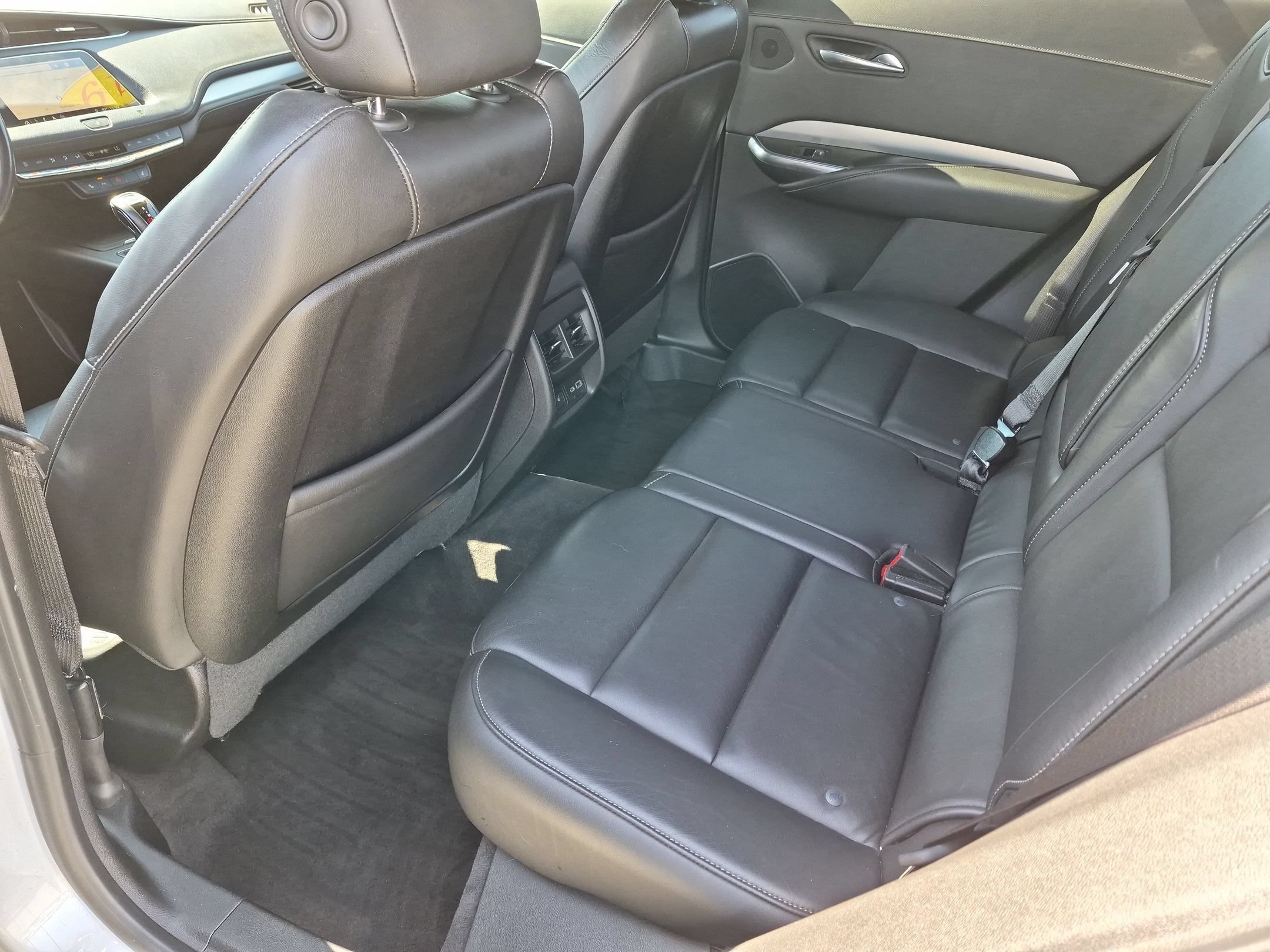 Used 2019 Crystal White Tricoat Cadillac AWD Premium Luxury image 29