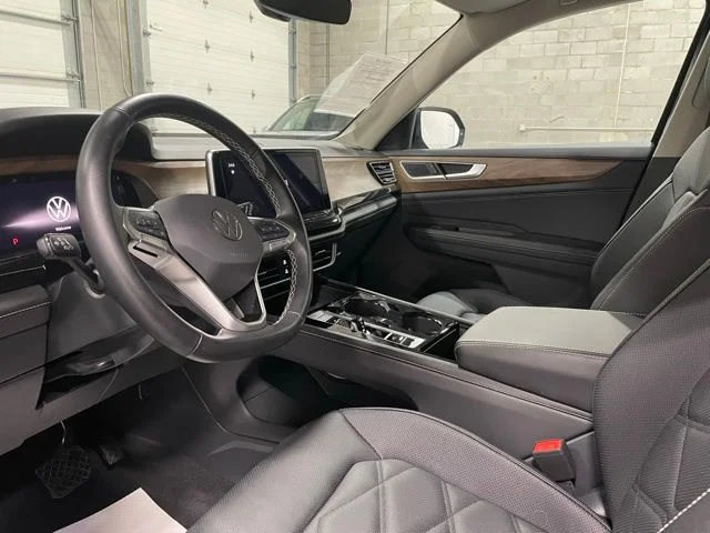 New 2025 Black Volkswagen 2.0T SE w/Technology image 10