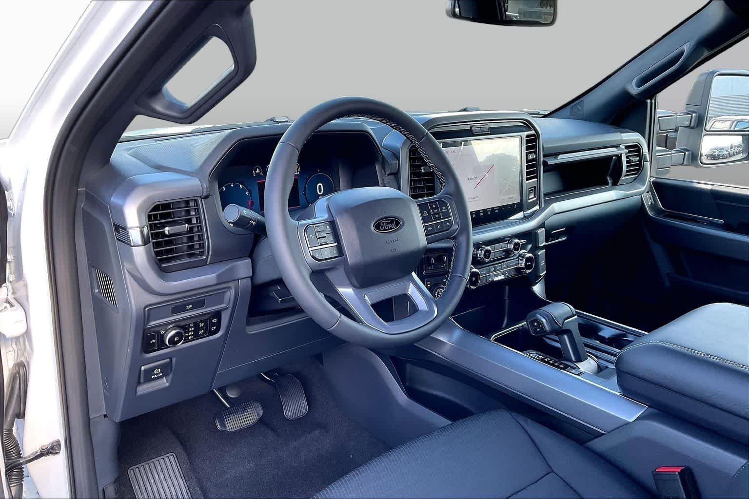 New 2026 Oxford White Ford XLT image 8