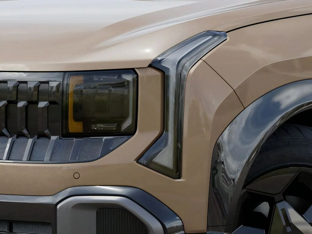 New 2027 Brown Kia X-Line S image 10