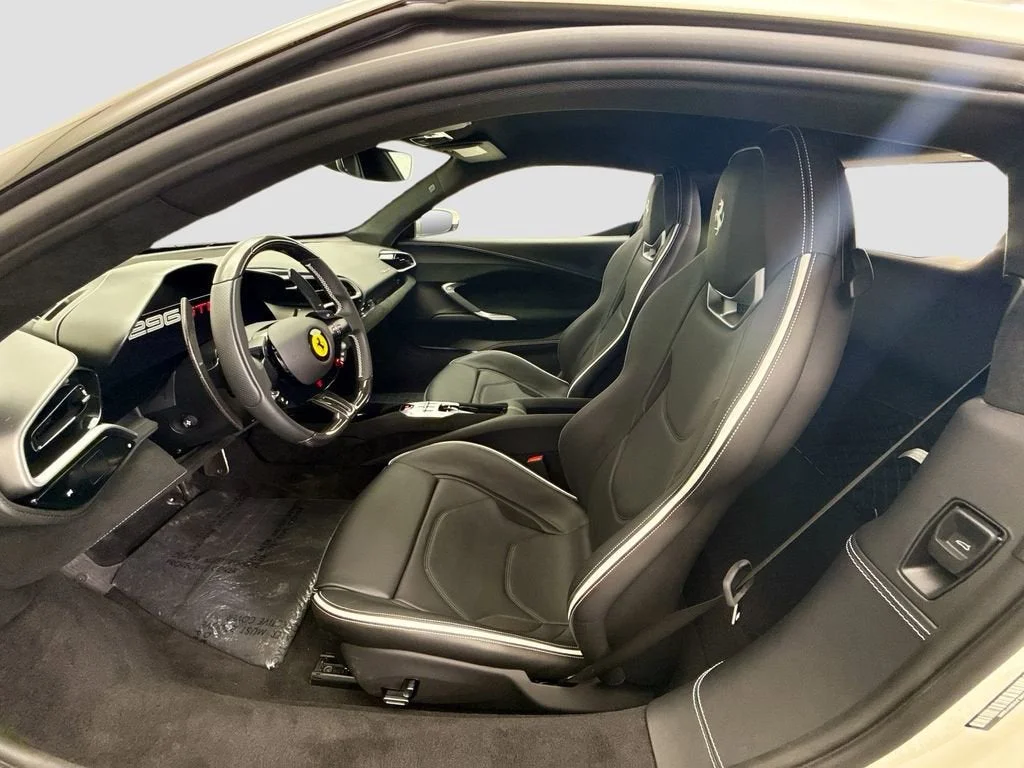 Used 2025 Bianco Avus Ferrari  image 18