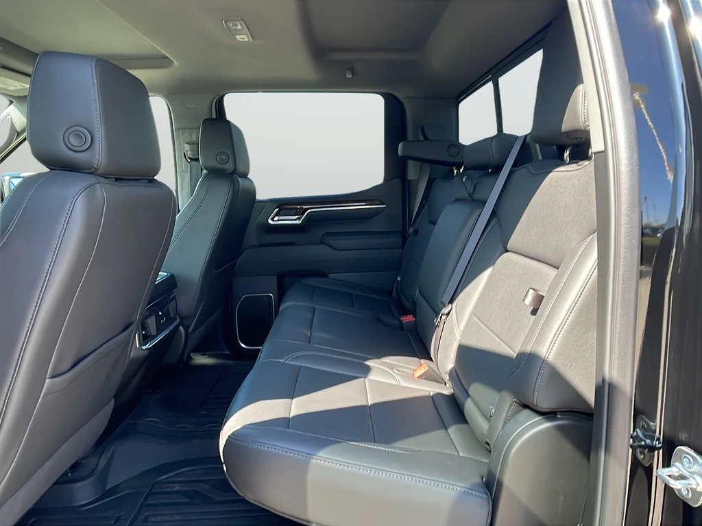 Used 2025 Black GMC Elevation image 17