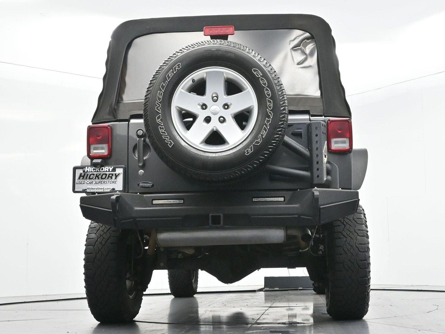 Used 2017 Granite Crystal Metallic Clearcoat Jeep Rubicon image 44