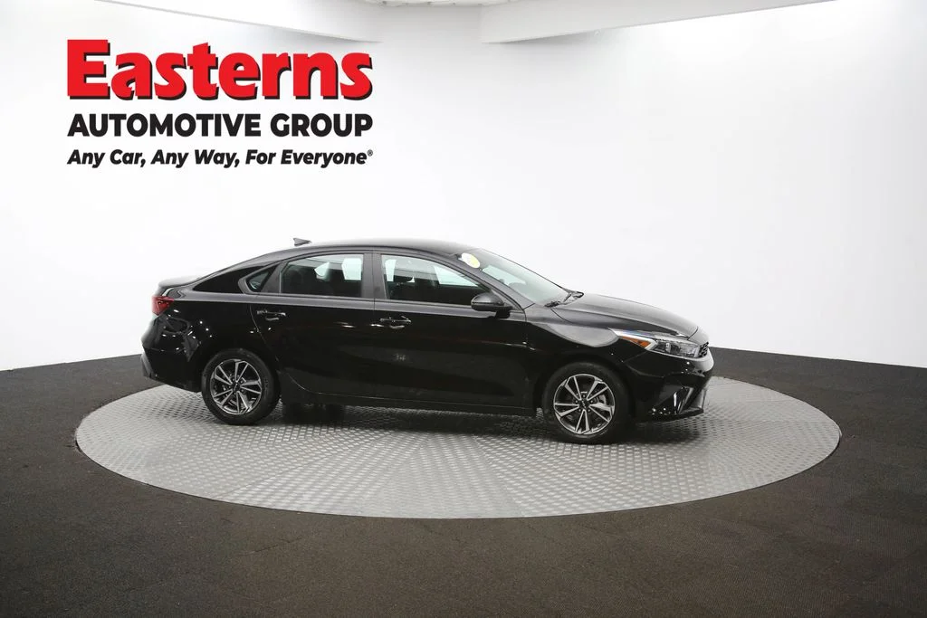 Used 2023 Black Kia LXS image 43