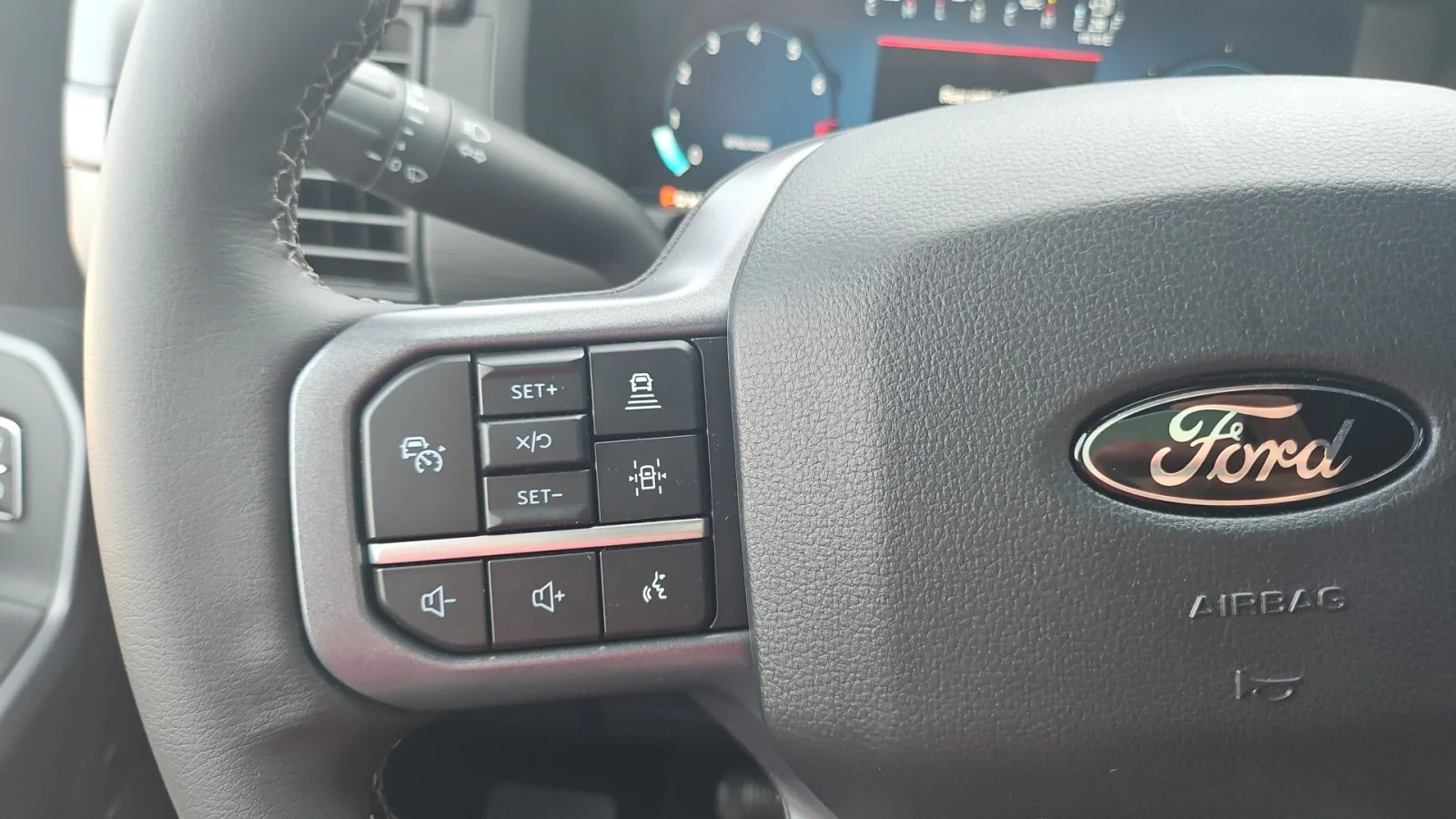 New 2026 Carbonized Gray Metallic Ford XLT 4WD w/Dark Trail Pkg image 16