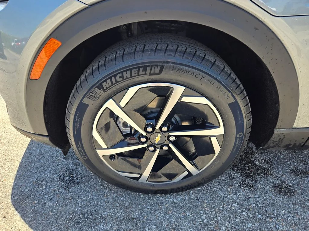 Used 2025 Gray Chevrolet LT image 10
