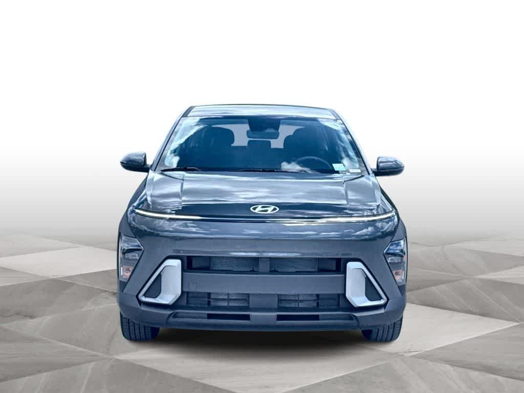 New 2027 Ecotronic Gray Pearl Hyundai SE FWD image 2