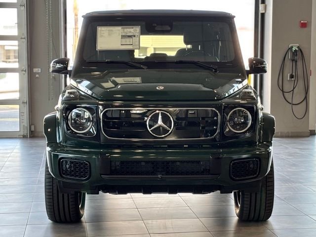 New 2026 MANUFAKTUR Deep Green Non-Metallic Mercedes-Benz G 580 image 33