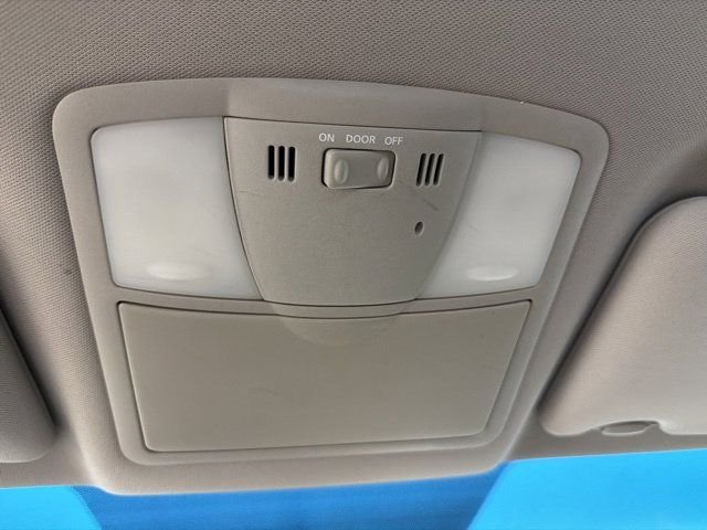Used 2011 White Nissan 2.5 S image 19