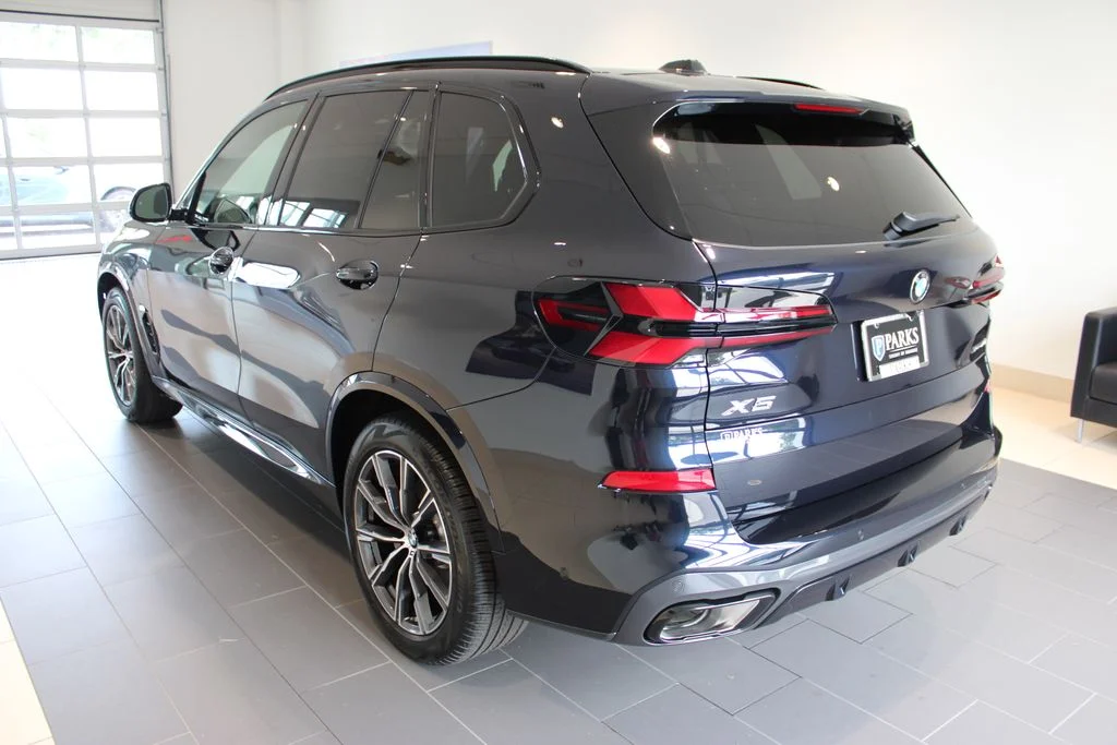 New 2026 Carbon Black Metallic BMW xDrive40i image 31