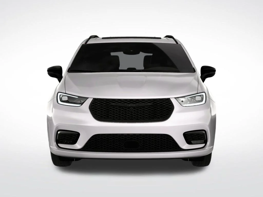 Used 2026 White Chrysler Limited image 7