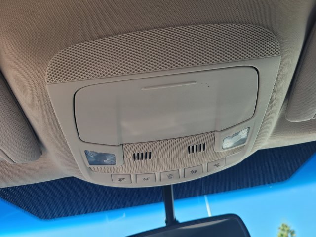 Used 2018 Blue Ford SEL image 22
