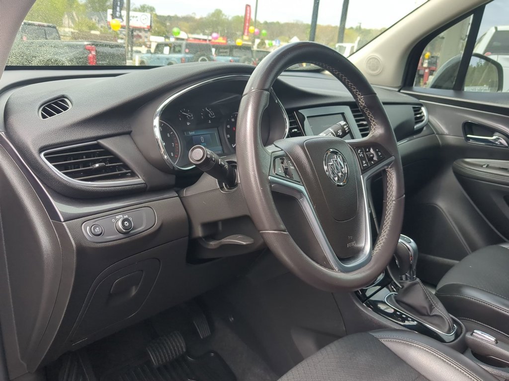 Used 2022 Ebony Twilight Metallic Buick Preferred image 13