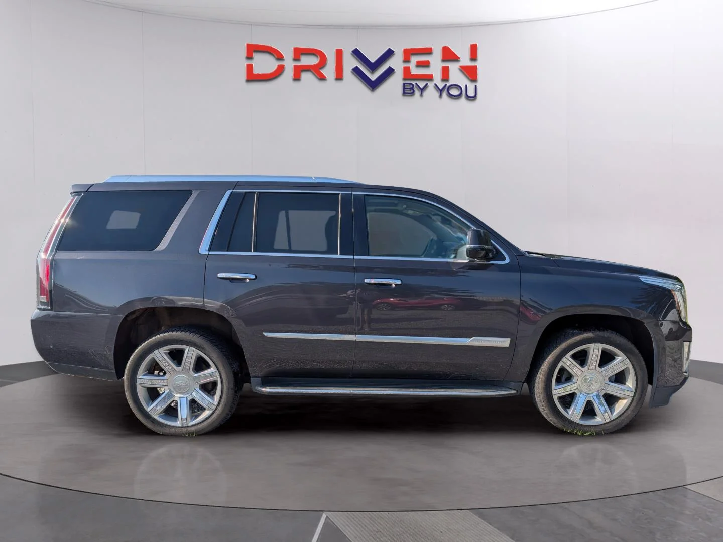 Used 2018 DARK GRANITE METALLIC Cadillac Luxury image 6