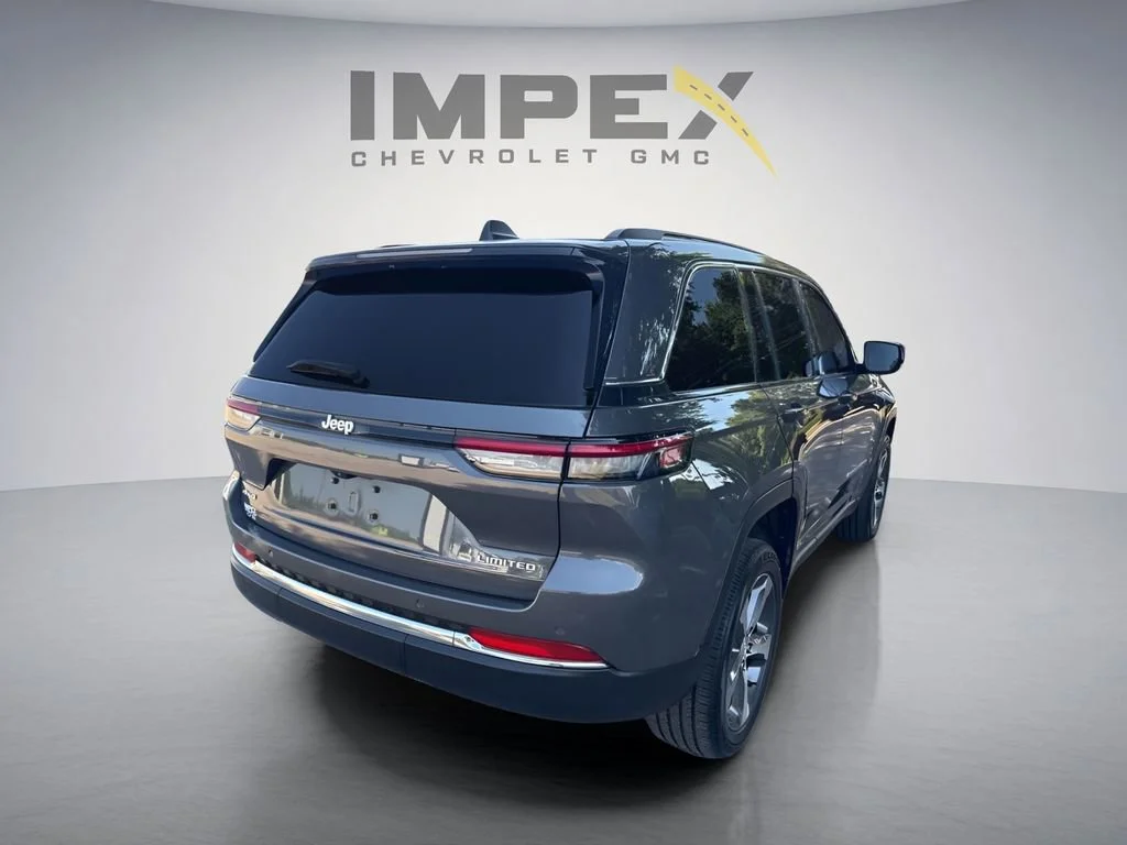 Used 2024 Gray Jeep Limited image 5