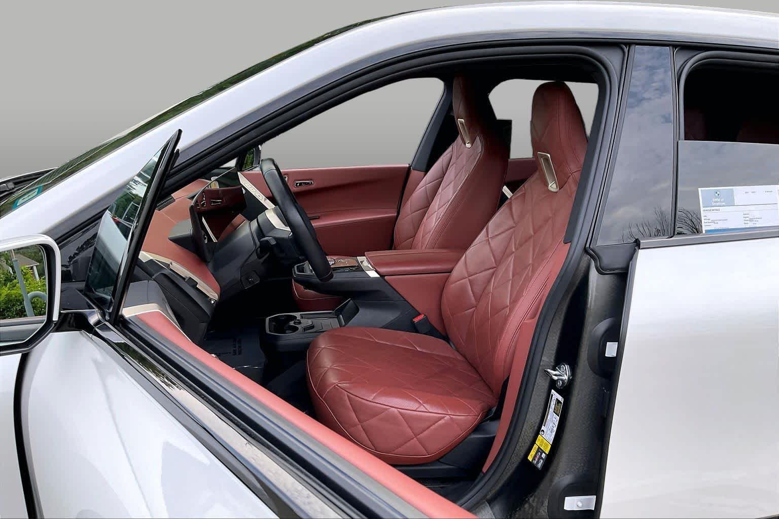 Certified Used 2024 Mineral White Metallic BMW xDrive50 image 7