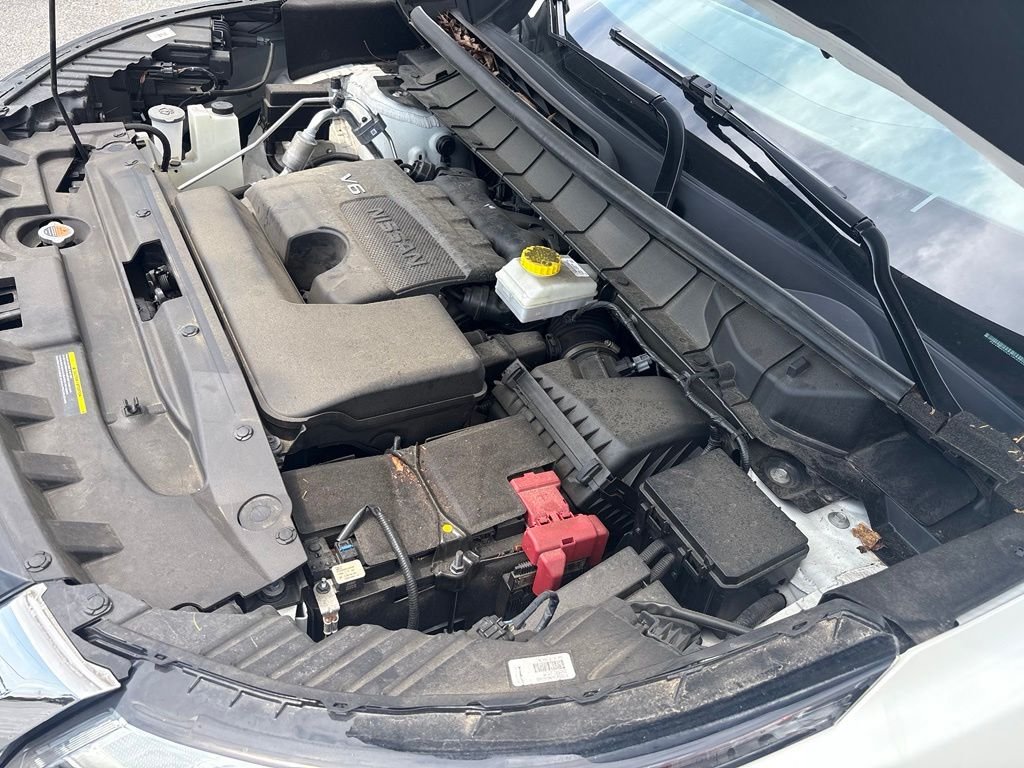 Used 2023 White Nissan SL image 20
