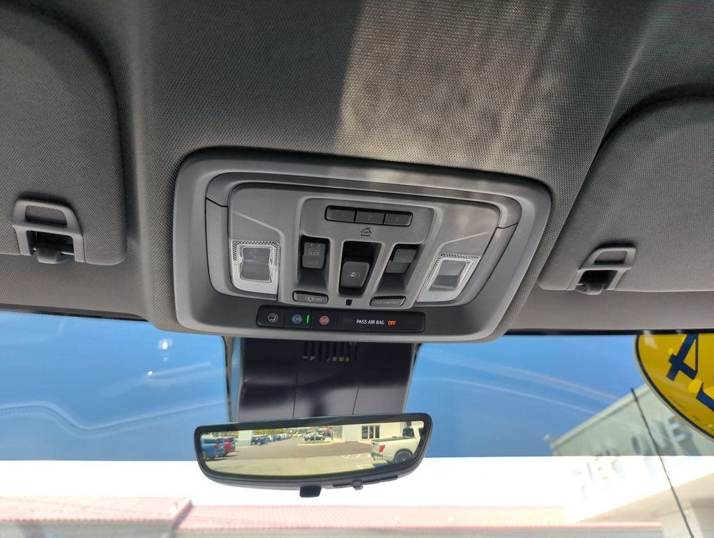 Used 2024 Silver GMC Denali image 27
