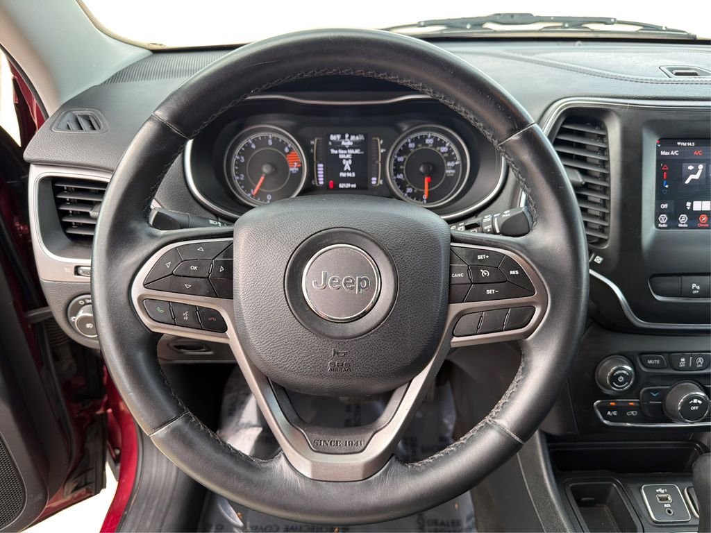 Used 2019 Velvet Red Pearlcoat Jeep Latitude Plus image 17