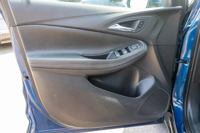 Used 2023 Blue Buick Select image 17