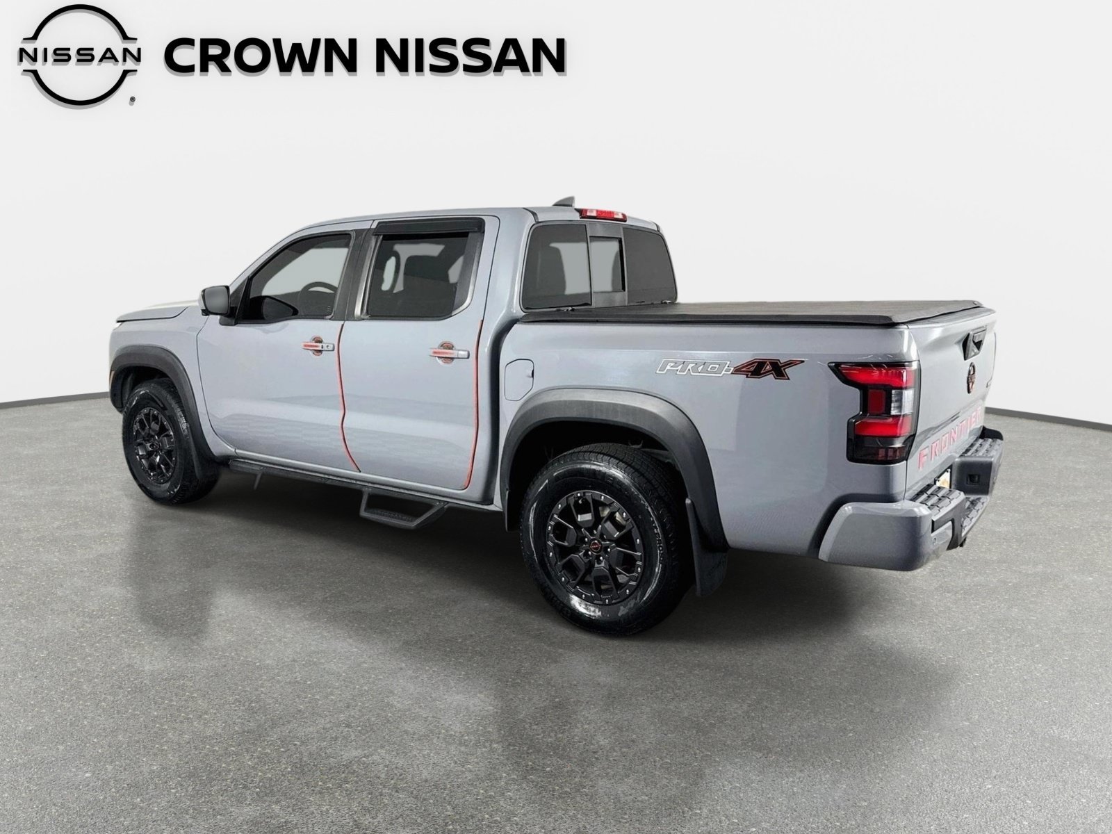 Used 2022 Boulder Grey Pearl Nissan PRO-4X image 7