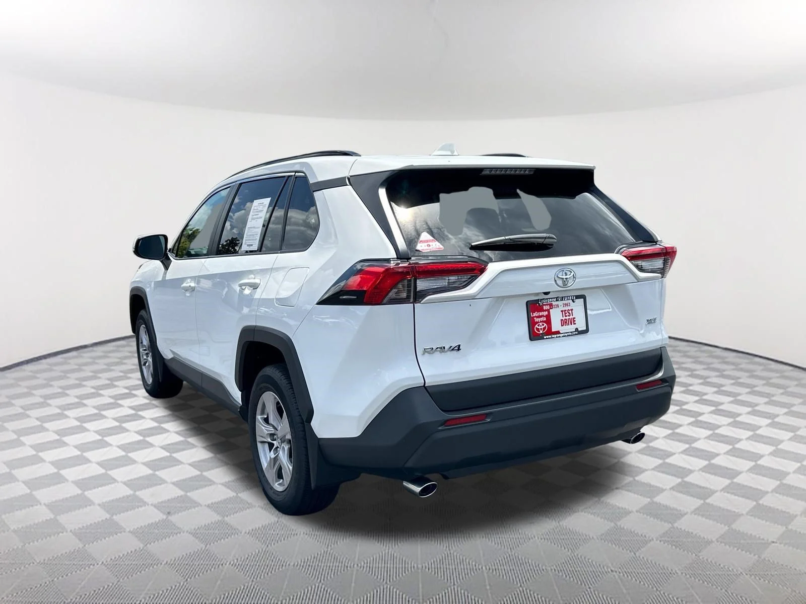 Used 2025 Ice Cap Toyota XLE image 7