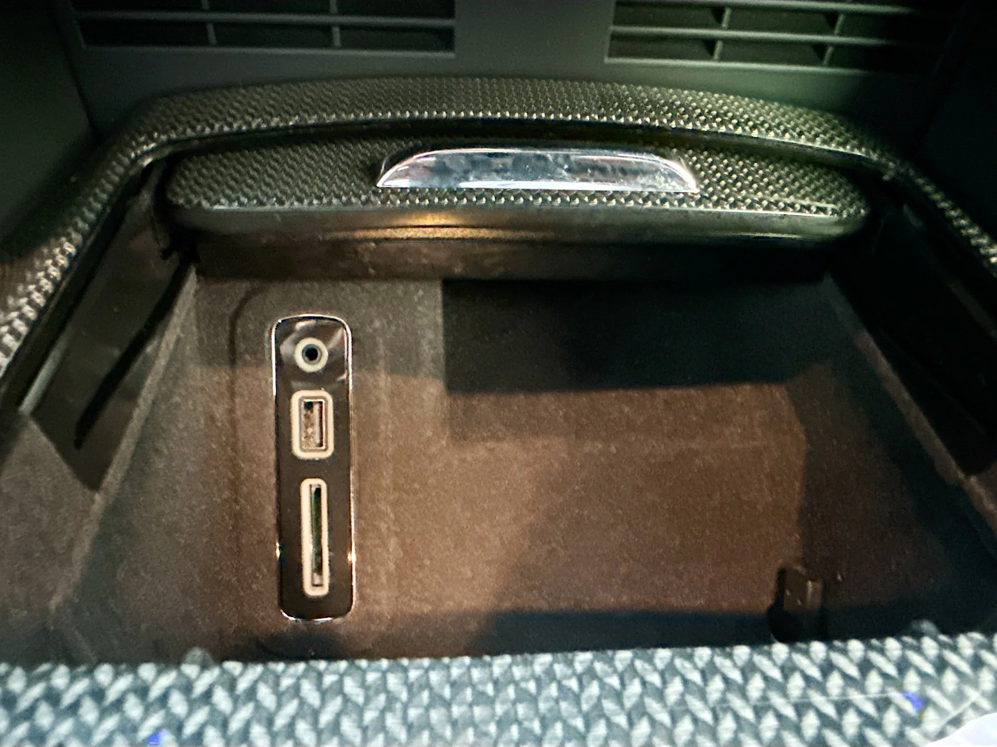 Used 2022 Nero Ribelle Metallic Maserati Modena image 31