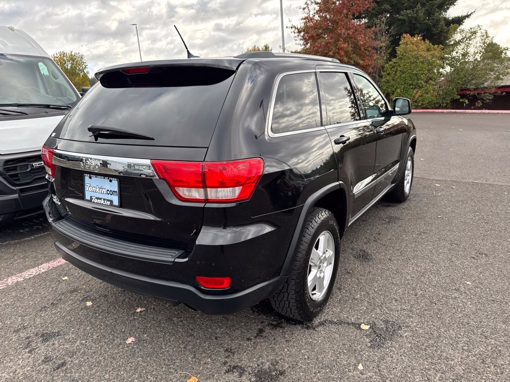 Used 2013 Brilliant Black Crystal Pearlcoat Jeep Laredo image 8