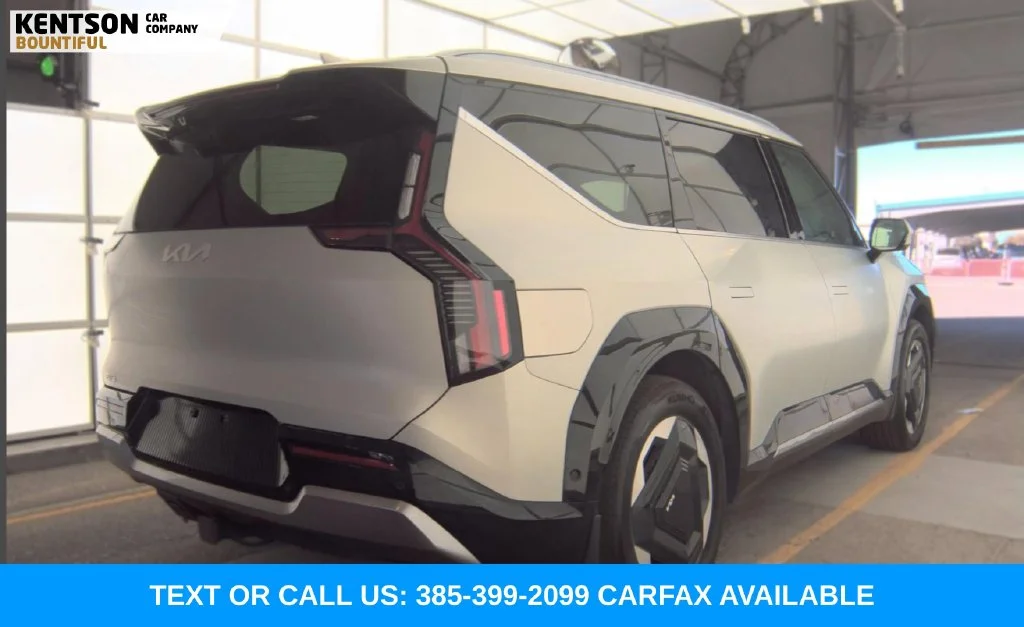 Used 2024 White Kia Land image 3