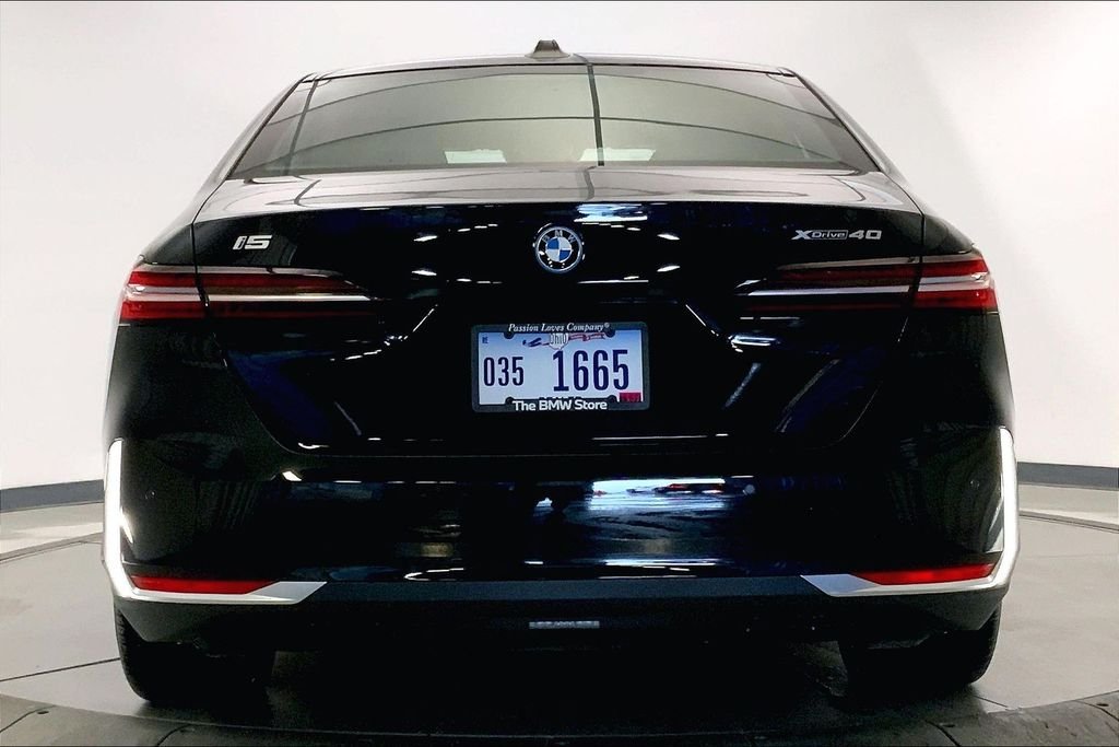 New 2026 Black Sapphire Metallic BMW xDrive40 image 3