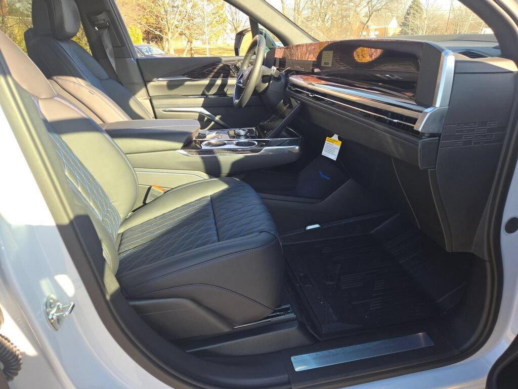 2026 Cadillac Escalade IQ Luxury - Photo 6