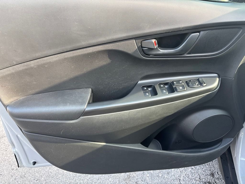 Used 2022 Silver Hyundai SEL image 18