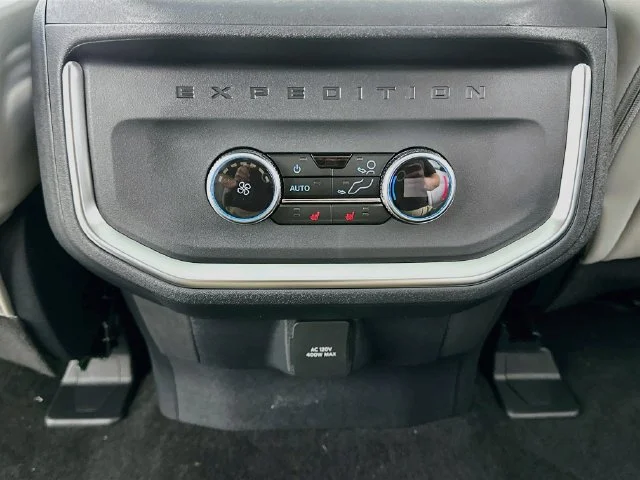 New 2027 Gray Ford Platinum image 13