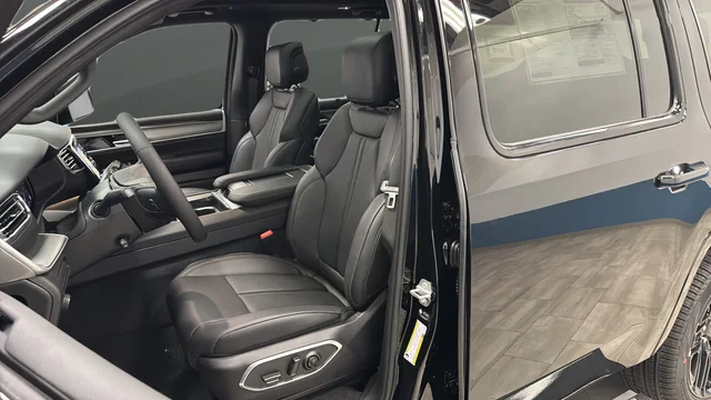 New 2026 High Gloss Black Exterior Paint Jeep Limited Reserve image 9