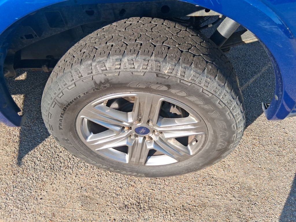 Used 2018 Blue Ford XLT image 18