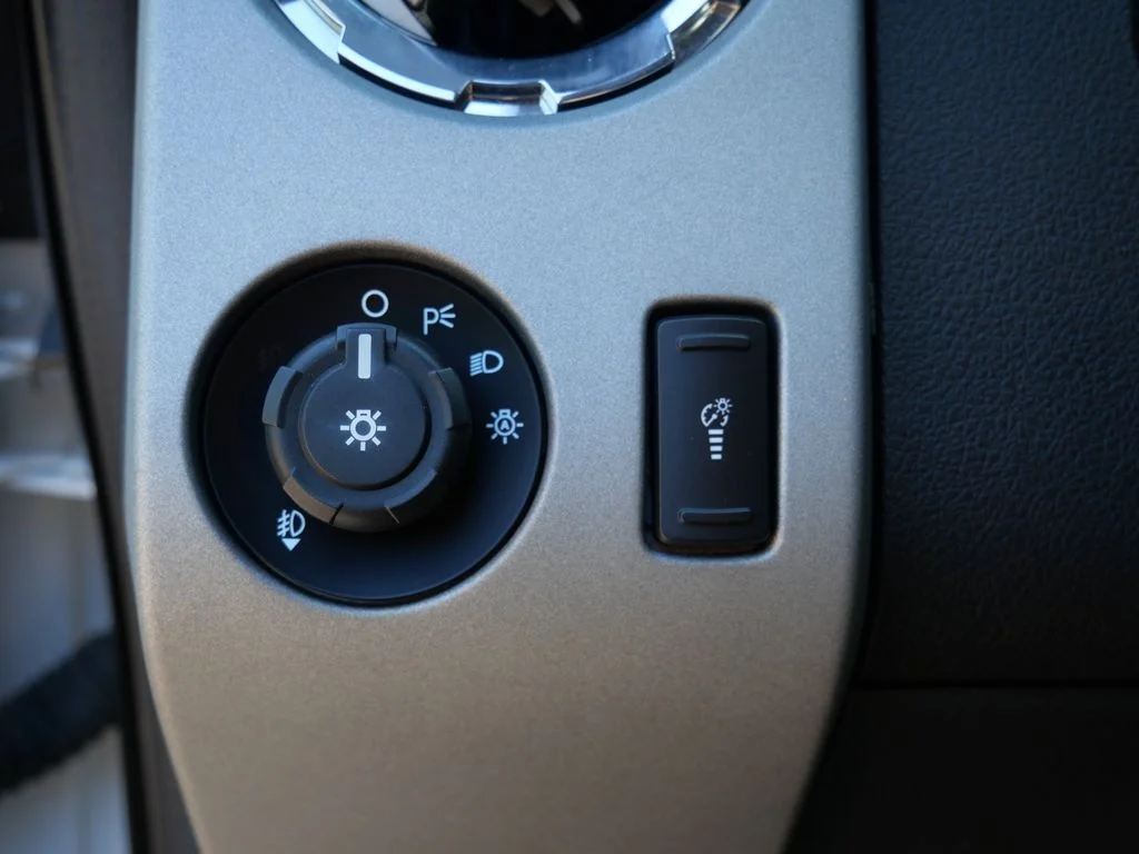 Used 2013 White Ford Lariat image 21