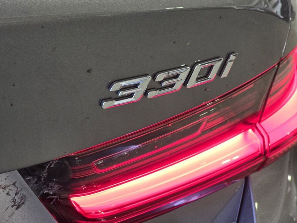 2025 BMW 3 Series 330i - Photo 6