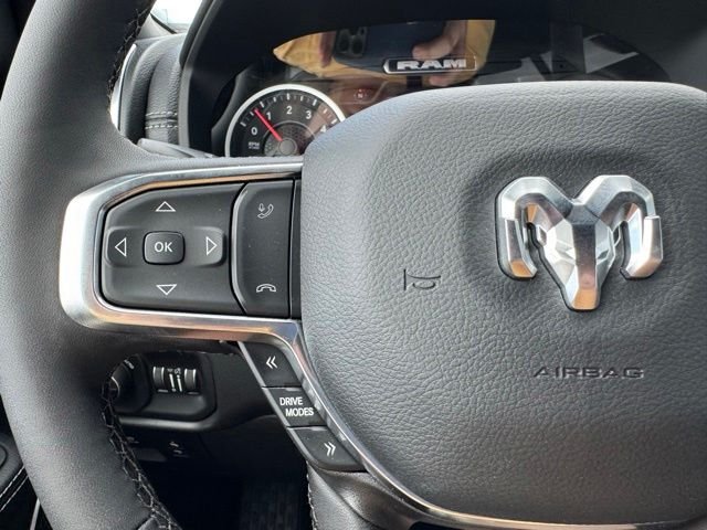 New 2026 Diamond Black Crystal Pearl-Coat Exterior Paint RAM Laramie image 28