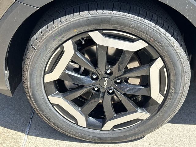 Certified Used 2025 Green Kia S image 12