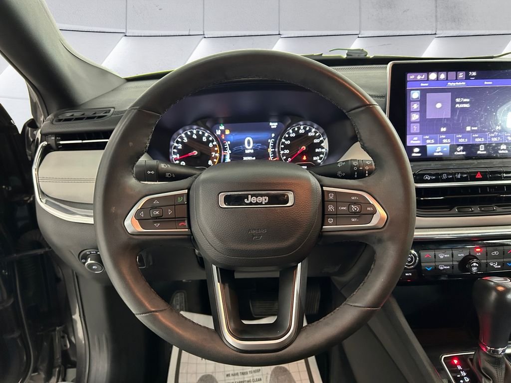 Used 2023 Gray Jeep Limited image 9